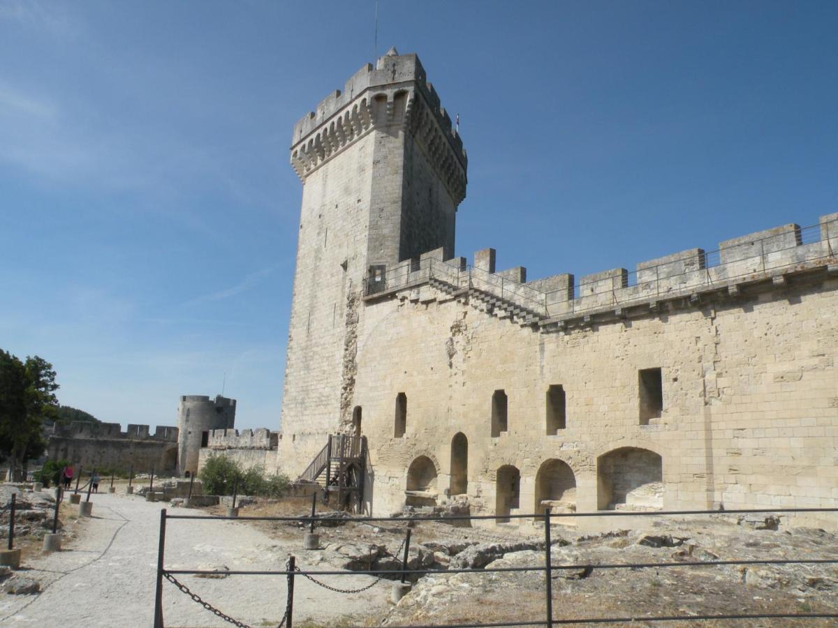 Apartamento Les Portes Du Chateau Beaucairois Beaucaire  Exterior foto