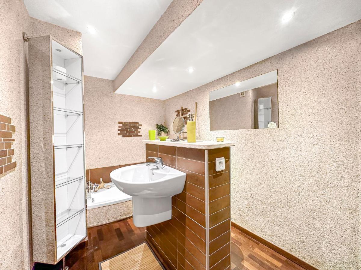 Apartamento Les Portes Du Chateau Beaucairois Beaucaire  Exterior foto